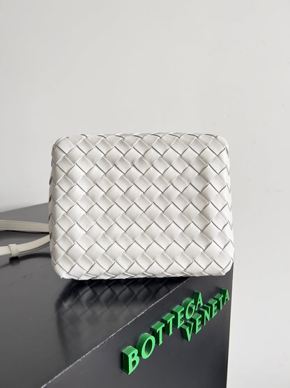 BV Small Parachute 21 White Lambskin Ghw