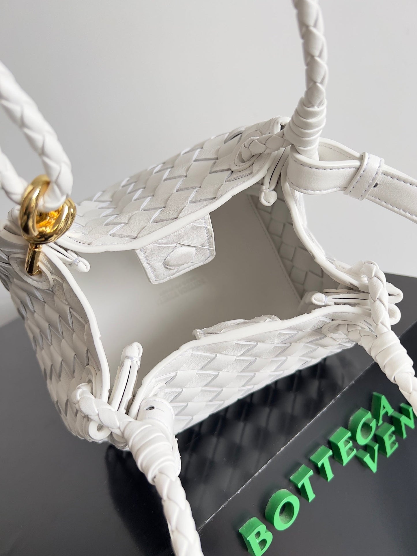 BV Small Parachute 21 White Lambskin Ghw