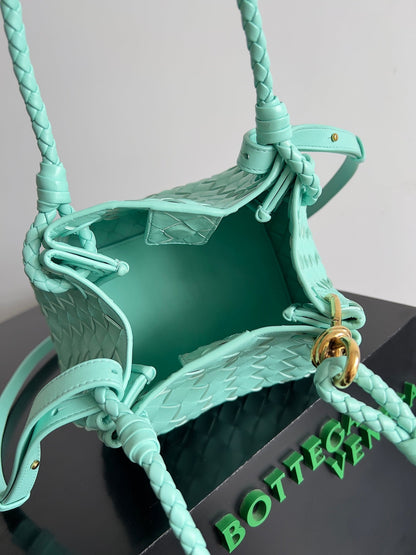 BV Small Parachute 21 Green Oasis Lambskin Ghw