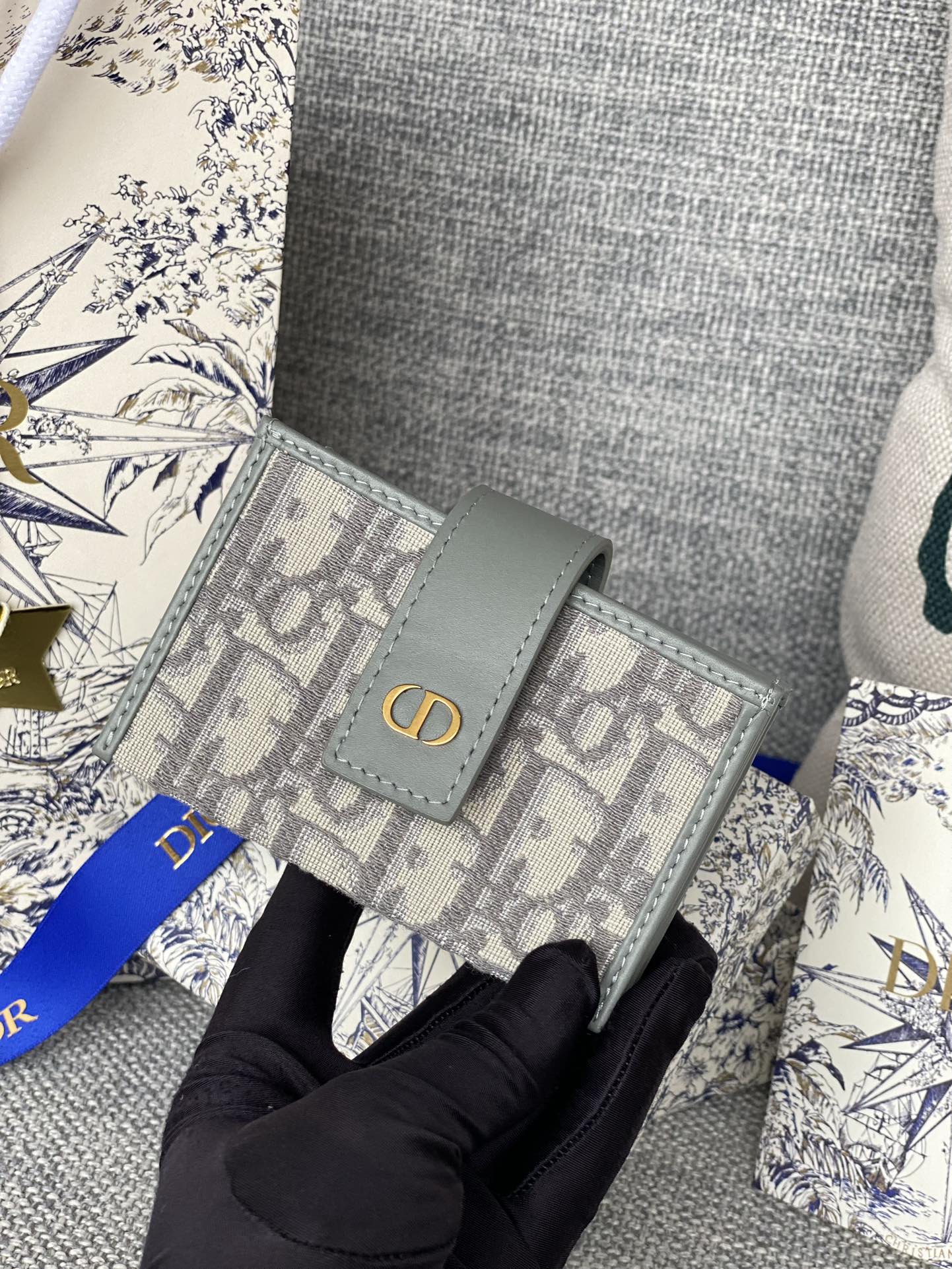 MONTAIGNE WALLET 11 IN OSLO GREY MONOGRAM OBLIQUE JACQUARD