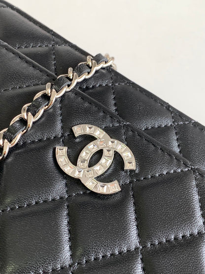 CC WOC 19 BAG IN BLACK CALFSKIN WITH SILVER LOGO