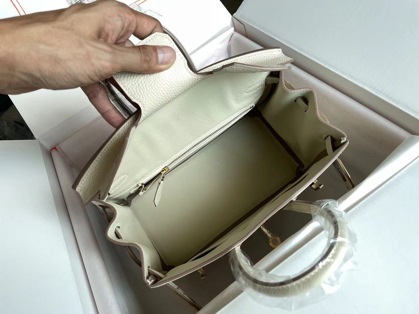 BIRKIN 25 BAG IN WHITE CREAM CALFSKIN WITH COLORFUL STICKER (MADE-TO-ODER)