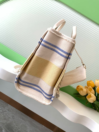SHOPPING BAG 38 IN WHITE BLUE AND YELLOW CANVAS