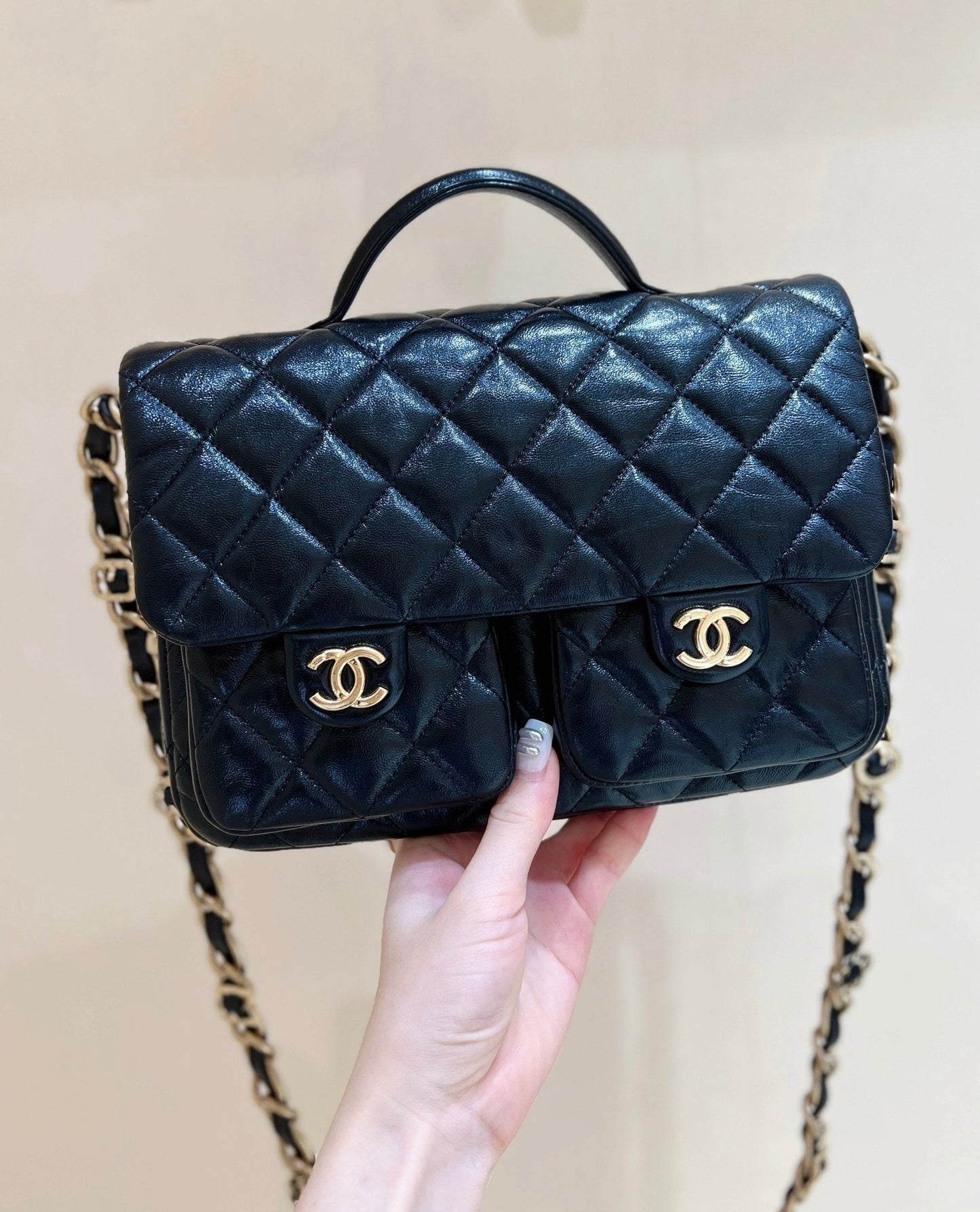 DOUBLE POCKETS FLAP BAG TOP HANDLE 24 IN BLACK LAMBSKIN GOLD HARDWARE