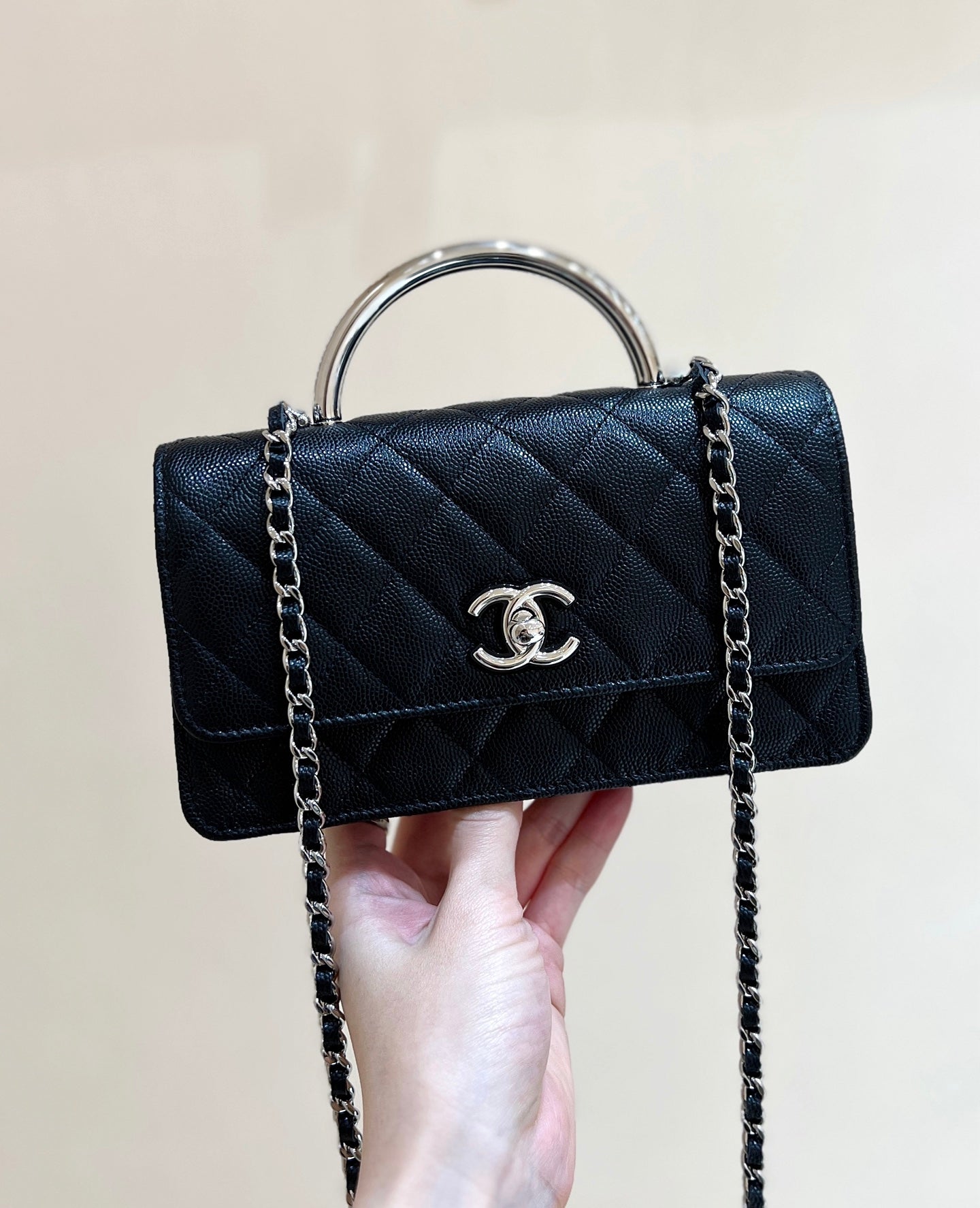 FLAP BAG WITH SILVER-TONE HANDLE 18 IN BLACK LAMBSKIN