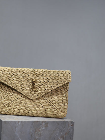 ENVELOPE CLUTCH 29 IN BEIGE RAFFIA