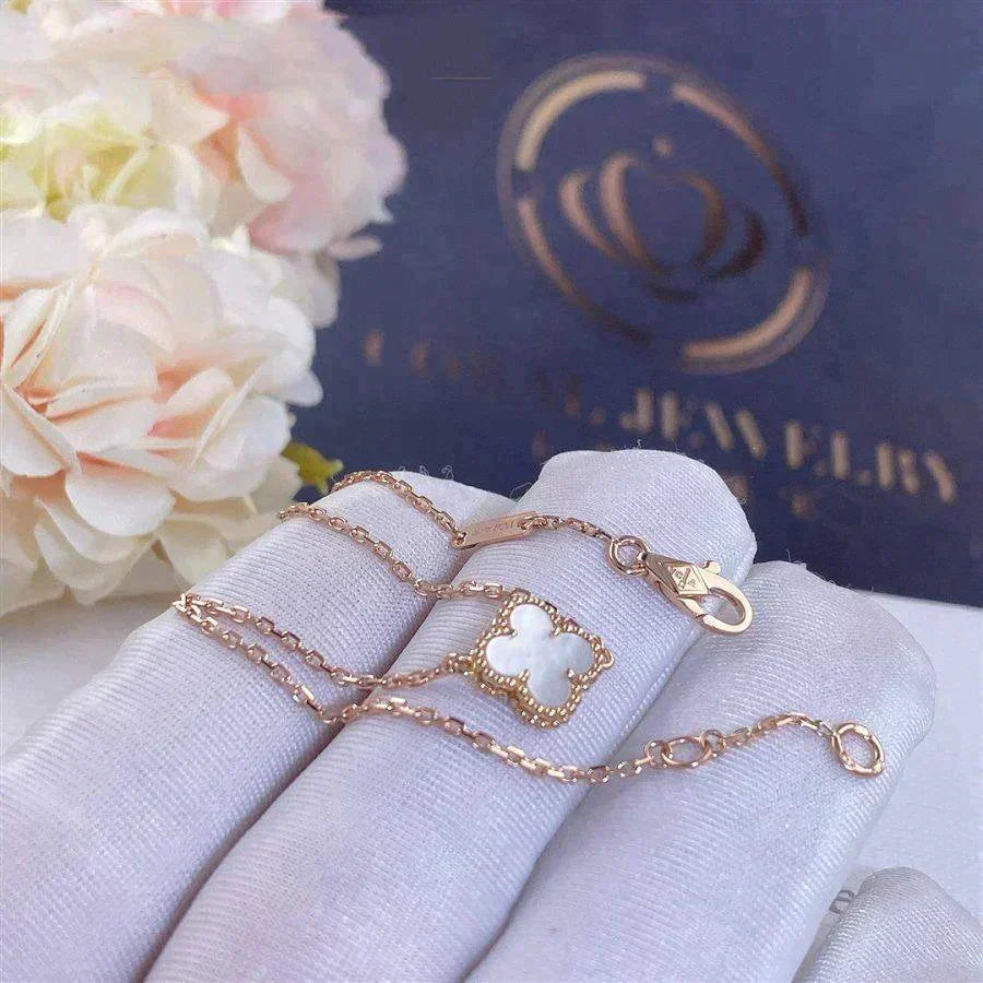 [AURORA]CLOVER WHITE MOP SINGLE FLOWER BRACELET