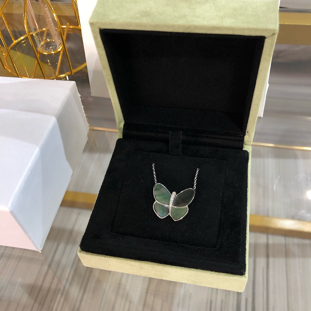 [AURORA]LARGE BUTTERFLY SILVER PENDANT DIAMOND NECKLACE