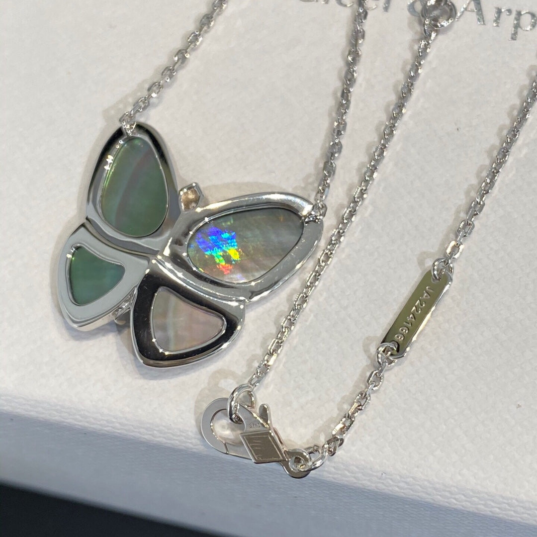 [AURORA]LARGE BUTTERFLY SILVER PENDANT DIAMOND NECKLACE