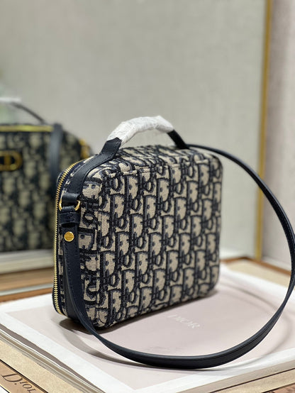 CD CARO 18CM BLUE OBLIQUE EMBROIDERY